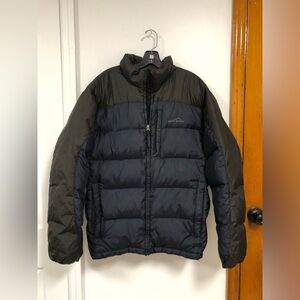 Eddie Bauer Medium Puffer Jacket color Navy Blue/Black